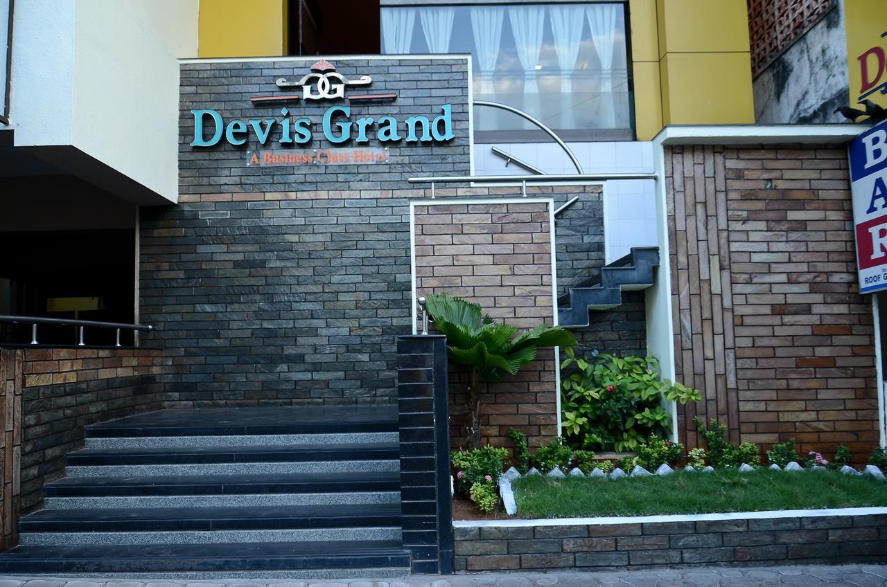 Devis Grand Hotel Pondicherry Exterior photo